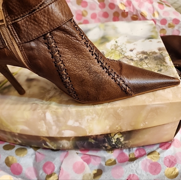 Carlos Leather Ankle Boots size 6.5 made in Brazil (only worn one time) - Picture 7 of 11